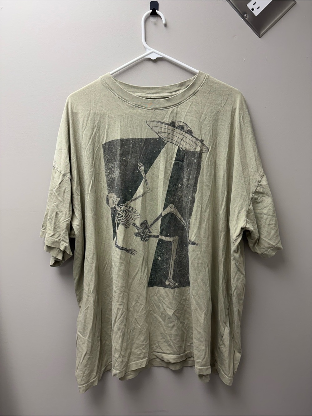 American Eagle Women’s Oversized Olive Green Halloween Graphic T Shirt